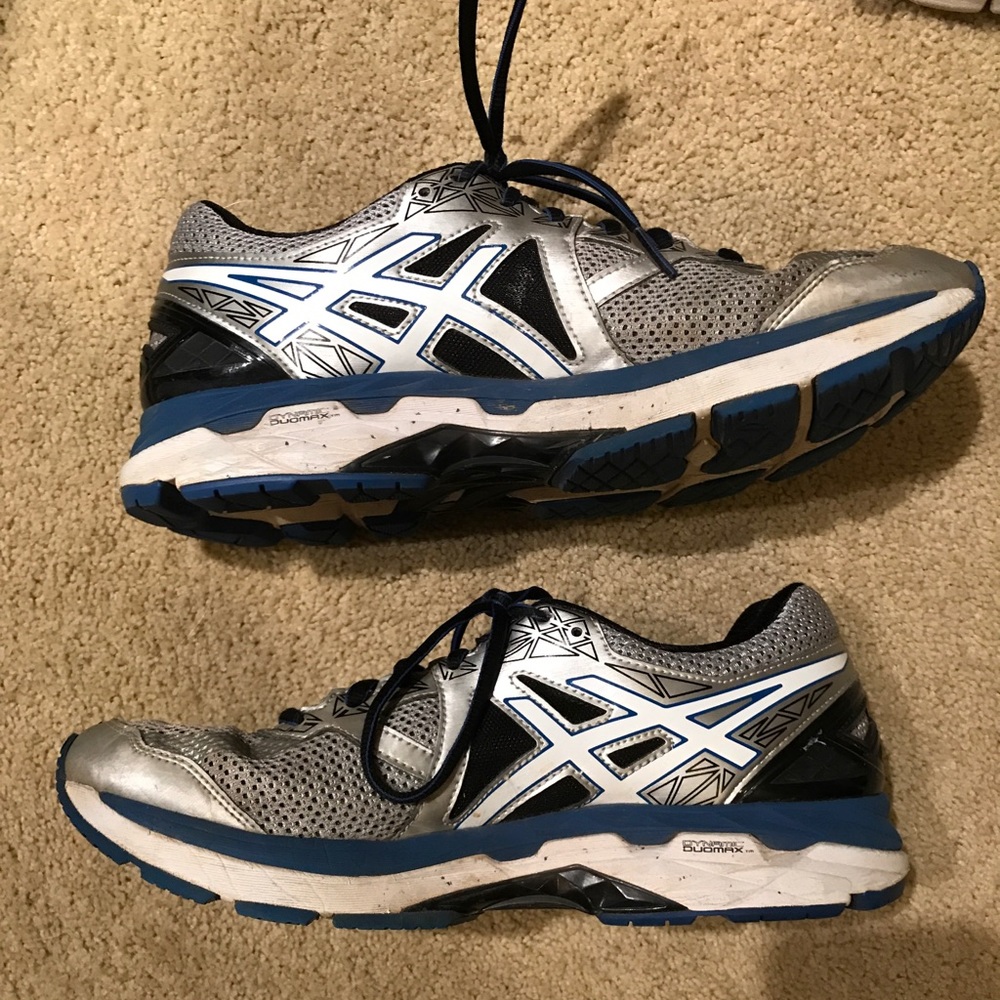 Men’s ASICS Tennis Shoes